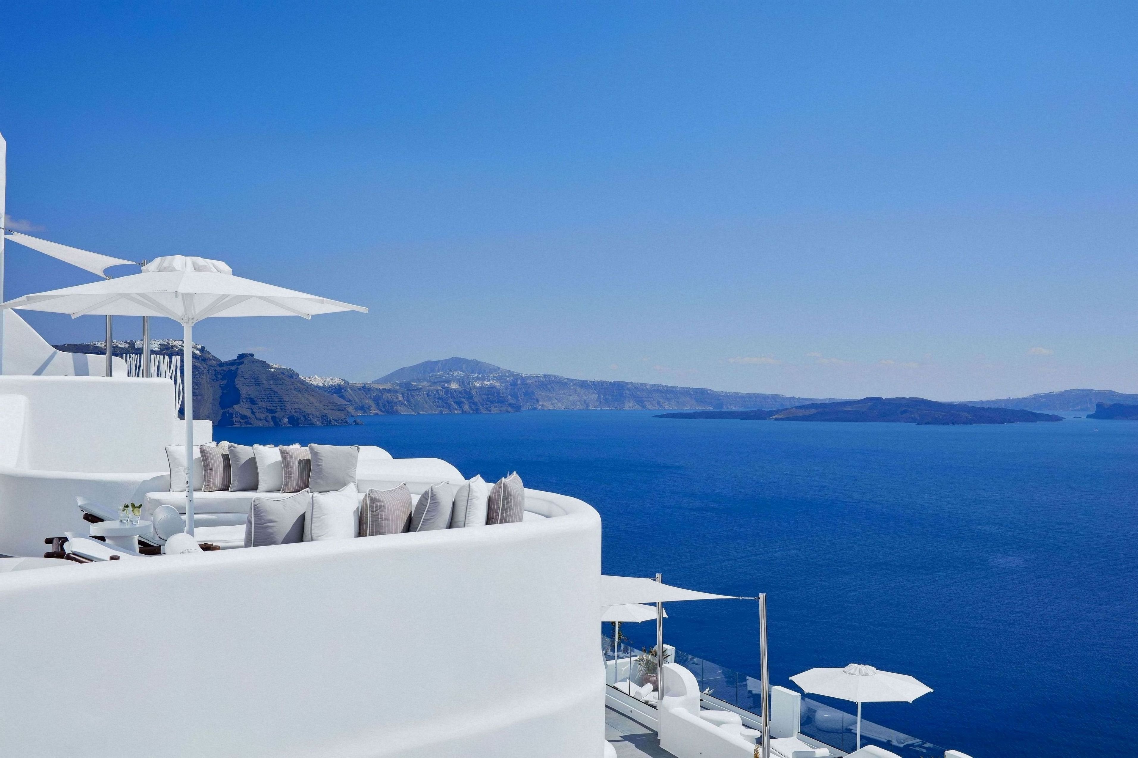 CANAVES SUNDAY-guestroom-Two Bedroom Suite Caldera view.jpg