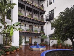  - Plaza La Reina Hotel UCLA Los Angeles