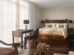  - Plaza La Reina Hotel UCLA Los Angeles