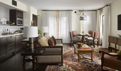  - Plaza La Reina Hotel UCLA Los Angeles