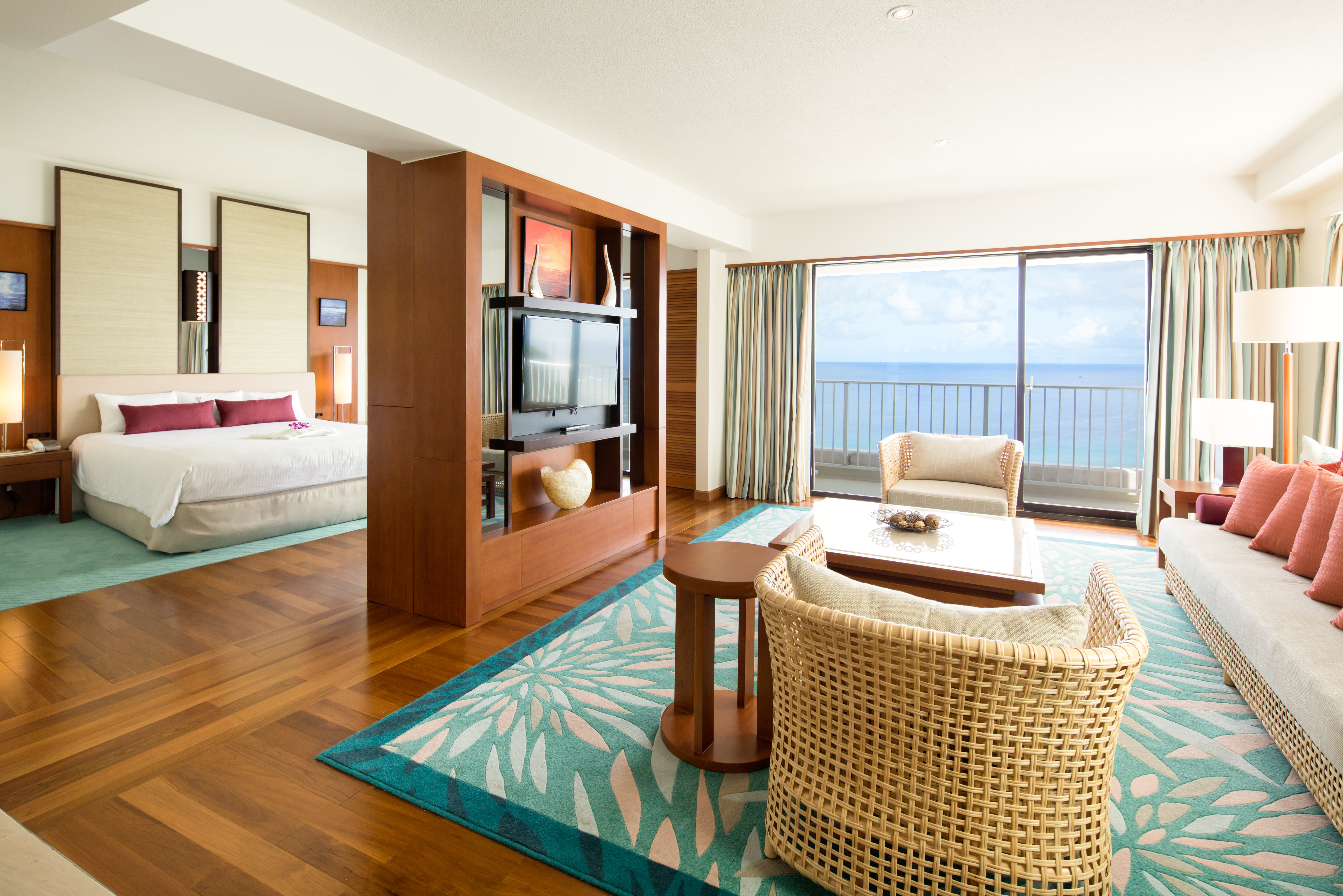 Hotel Nikko Guam-guestroom-Ocean Front Premier Suite.jpg