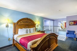  - Red Carpet Inn Norwalk