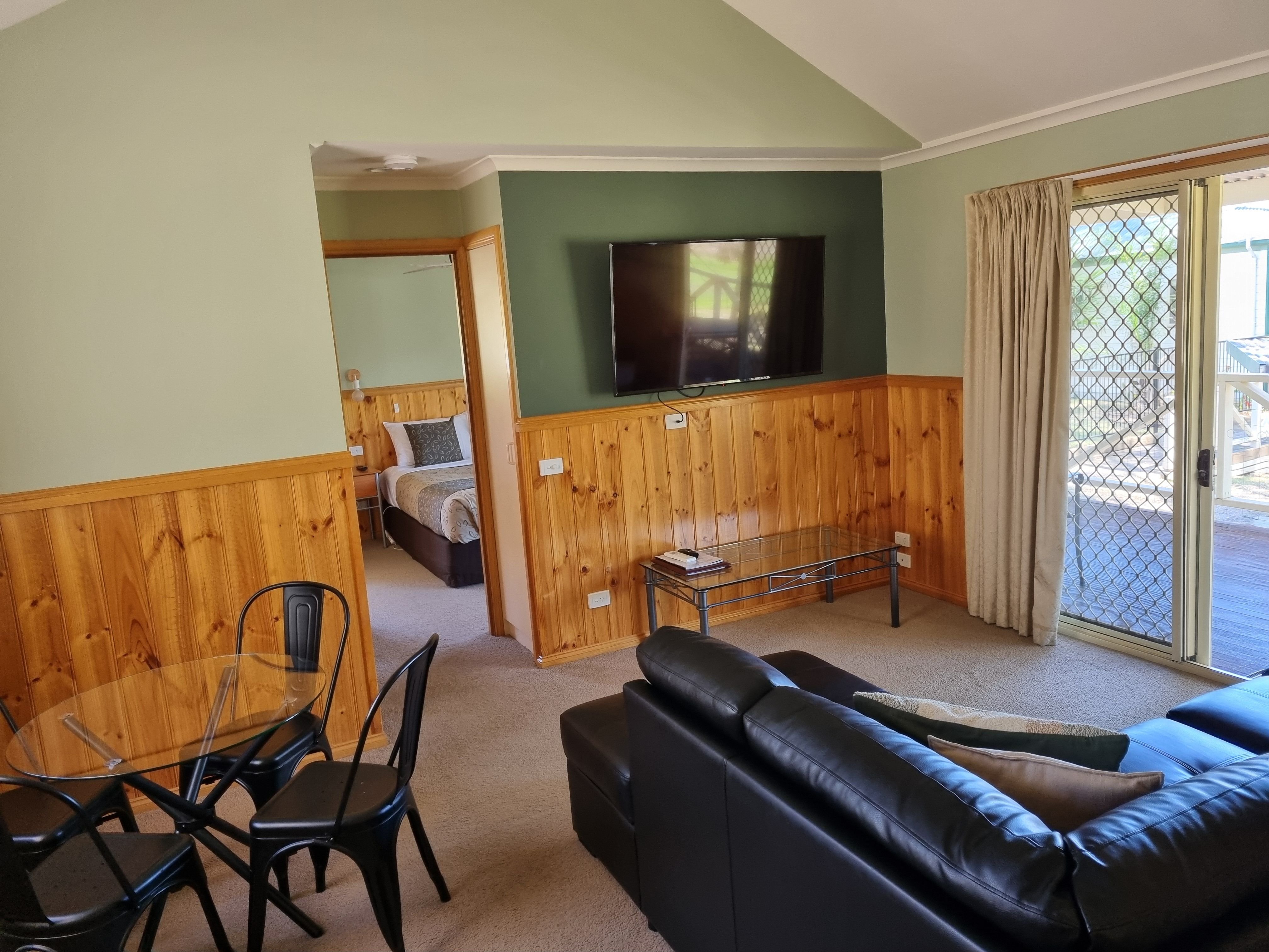 GOLDEN HERITAGE ACCOMMODATION-guestroom-Two Bedroom Self contained Cot.jpg