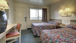  - Red Carpet Inn Clarksville