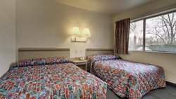  - Red Carpet Inn Clarksville