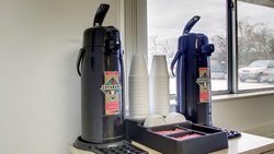  - Red Carpet Inn Clarksville