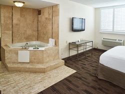  - LivInn Hotel Maplewood - I-94, Exit 247