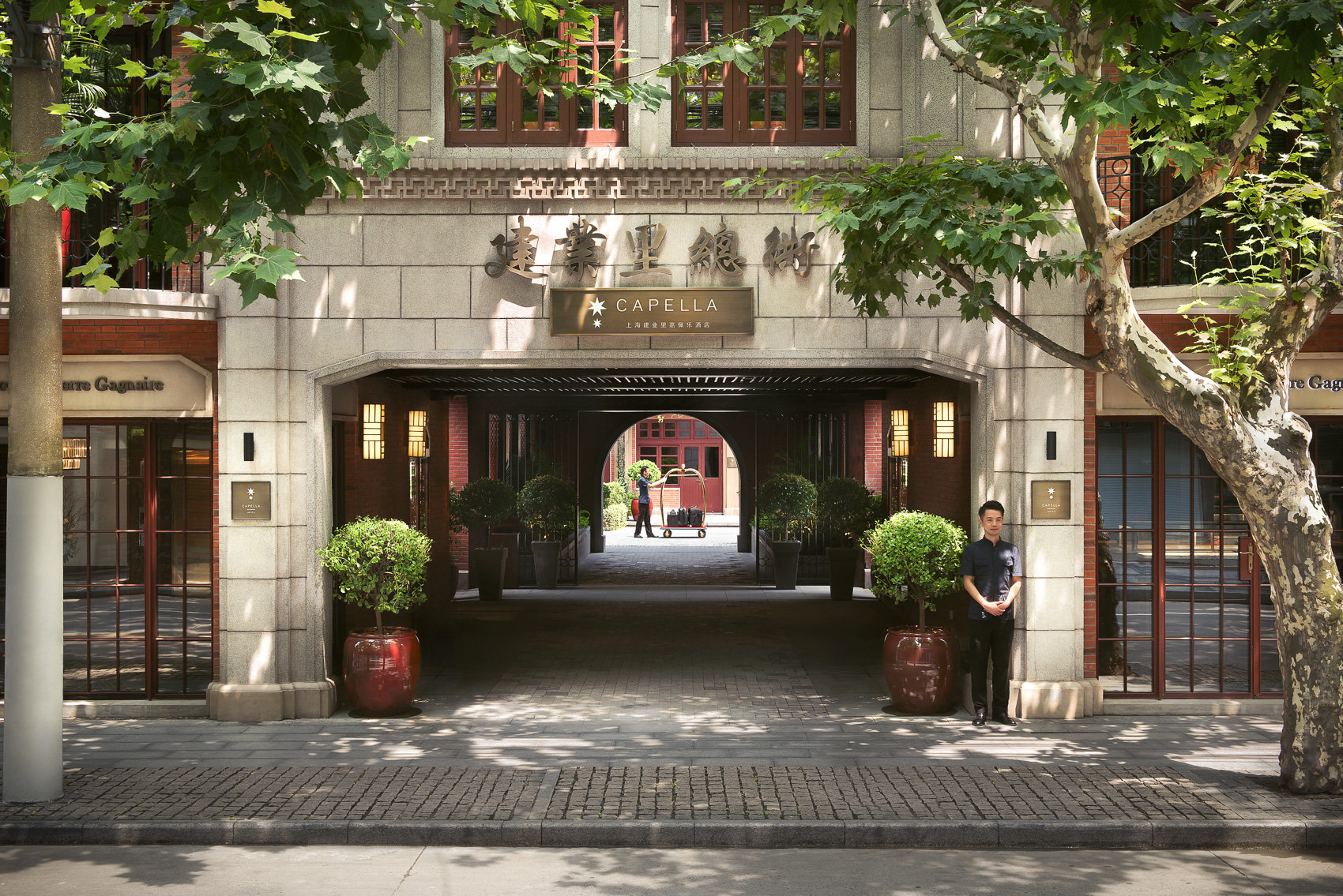 Capella Shanghai, Jian Ye Li in China