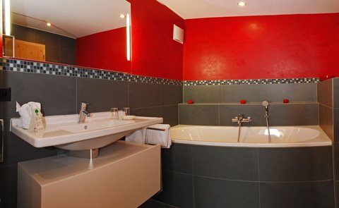 ROMANTIK HOTEL SCHWEIZERHOF - Photo 34