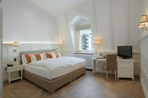 GRAND HOTEL DES ALPES - Photo 19