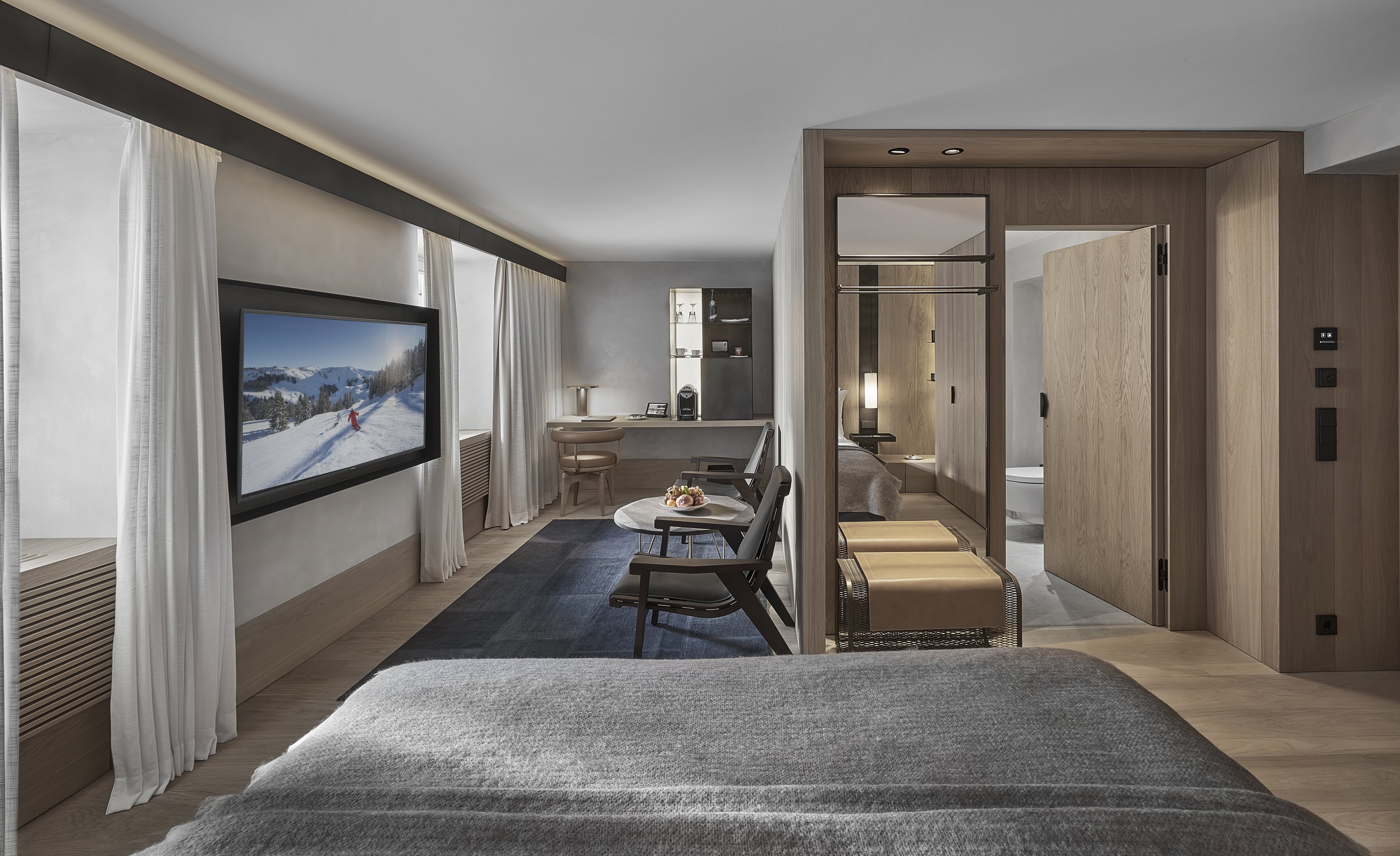 Hotel Weisses Roessl-guestroom-Deluxe room Seidlalm.jpg