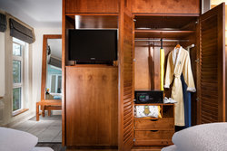  - Staypineapple Watertown Hotel Seattle - I-5, Exit 169