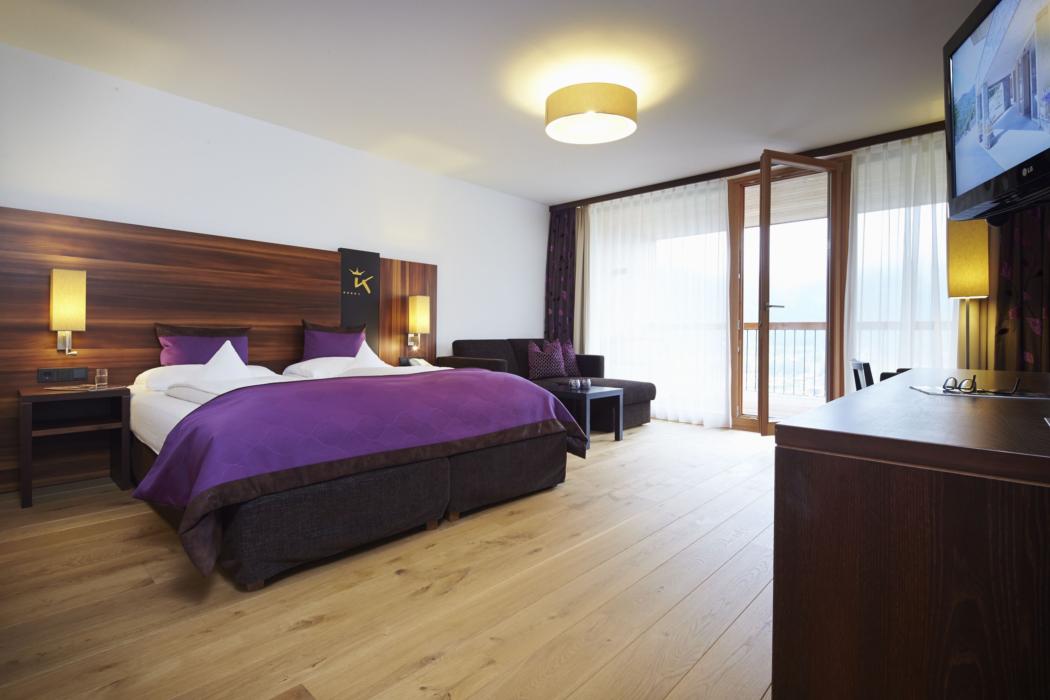 DAS KRONTHALER-guestroom-Double room.jpg
