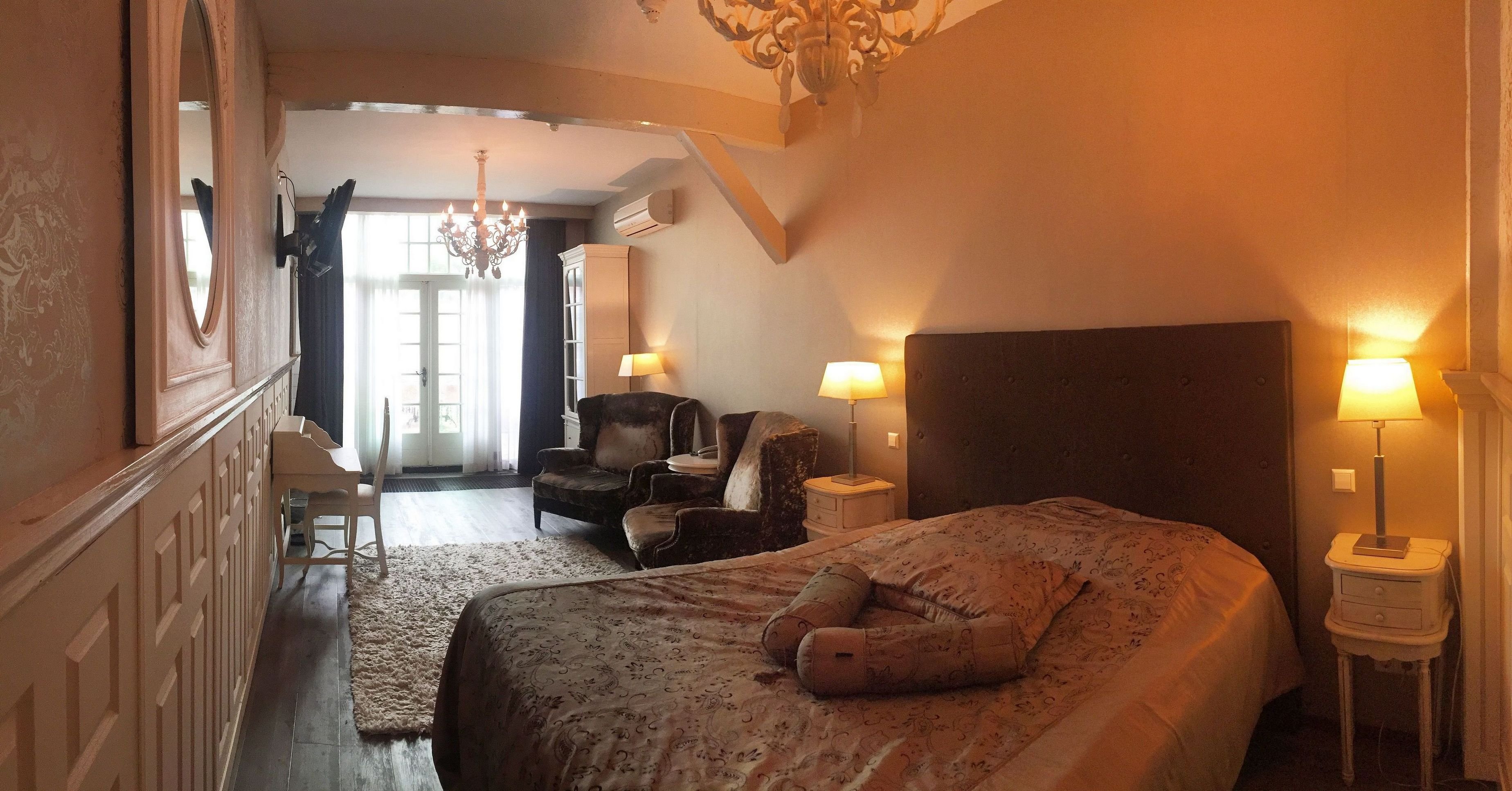 HOTEL JOHANNES VERMEER DELFT-guestroom-Suite.jpg