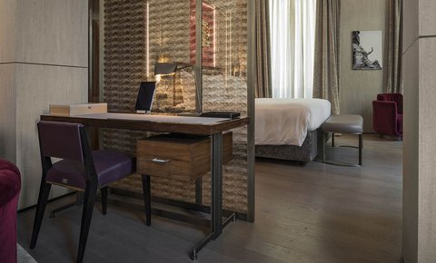 FENDI PRIVATE SUITES - Photo 10