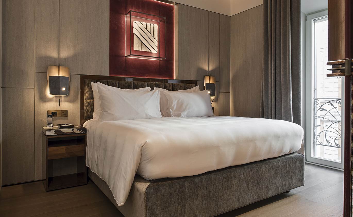 FENDI PRIVATE SUITES-guestroom-Deluxe.jpg