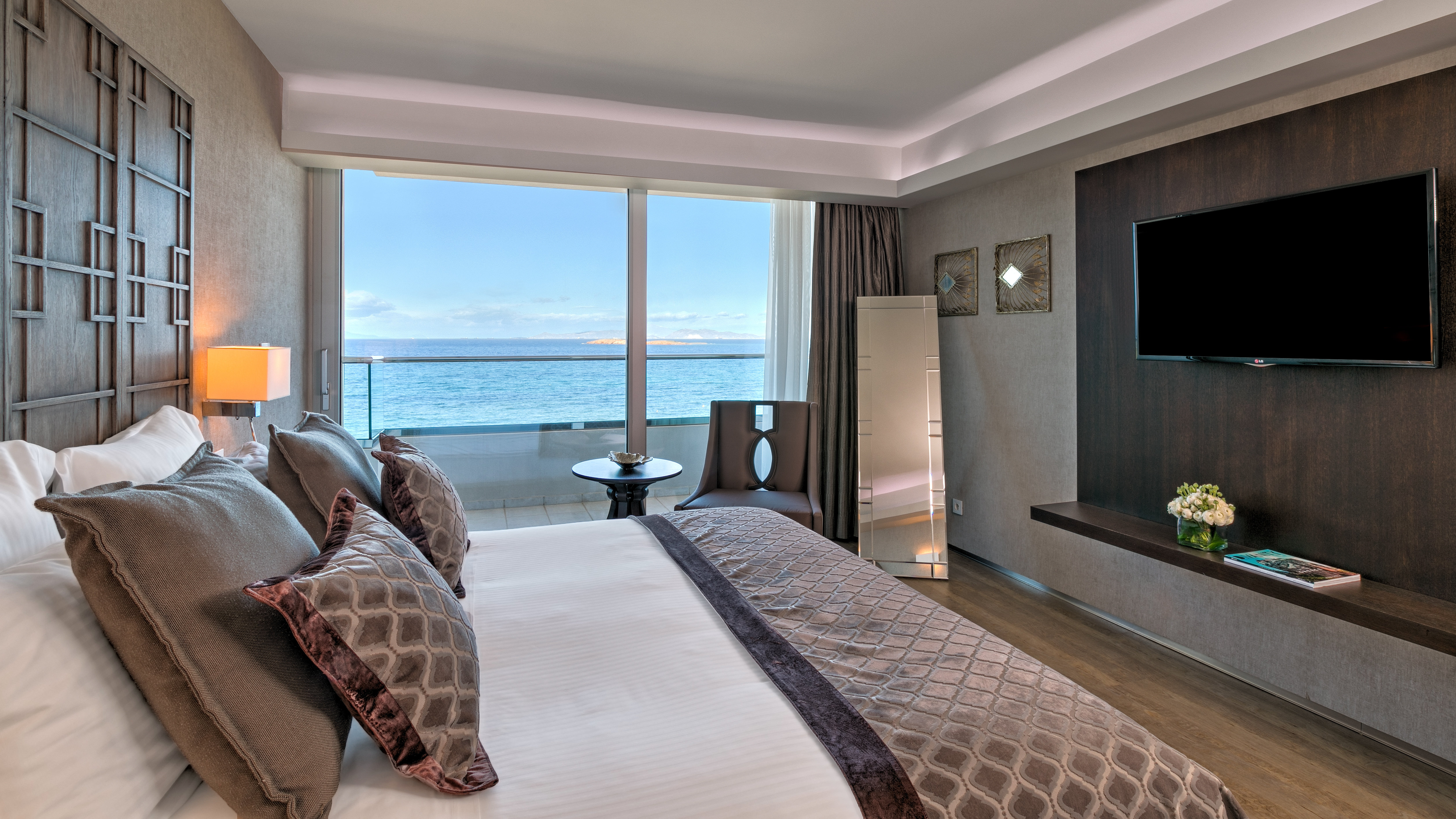 Divani Escape-guestroom-Deluxe Suite Bedroom View.jpg