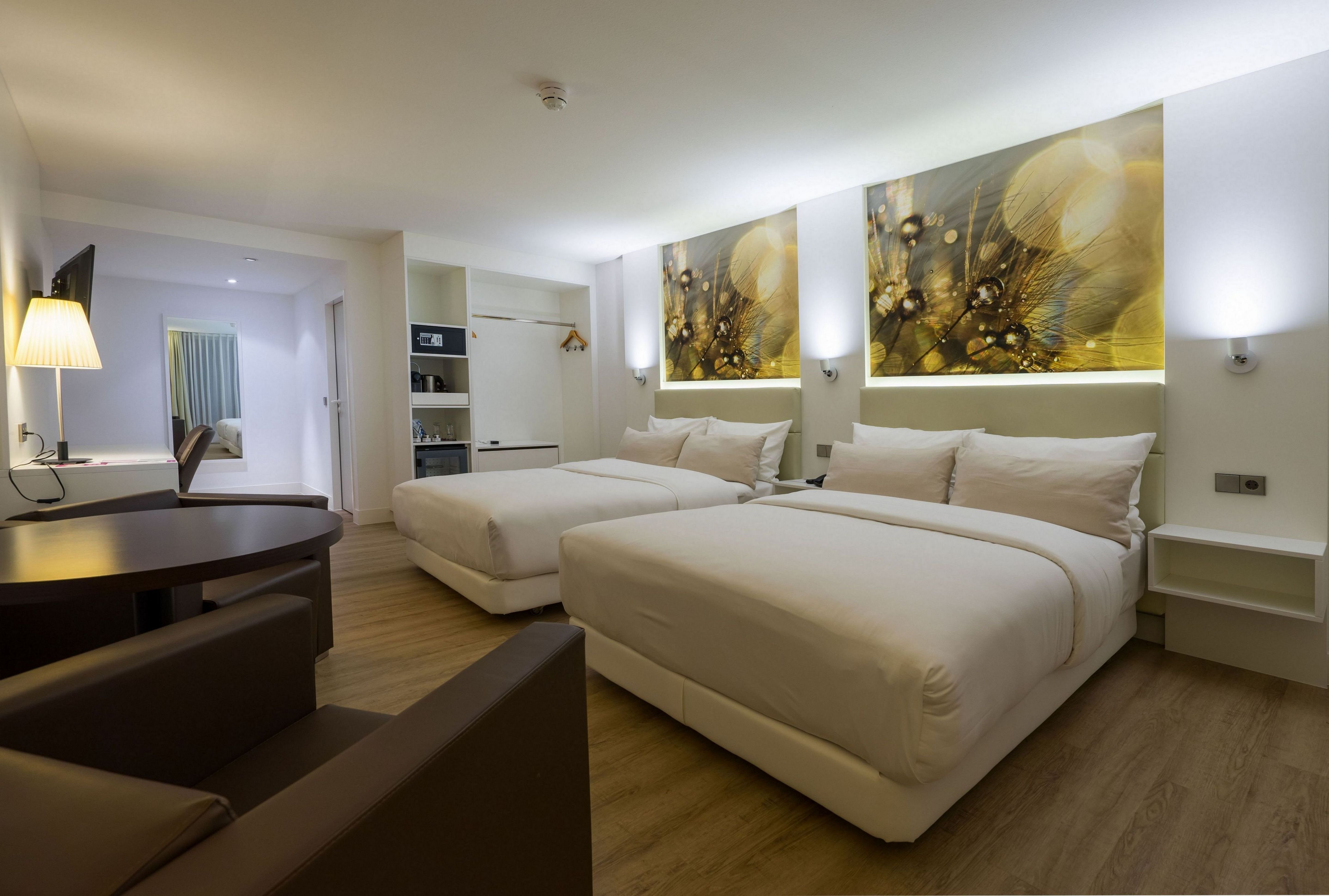 THE TASTE HOTEL HEIDENHEIM-guestroom-Superior double room twin.jpg