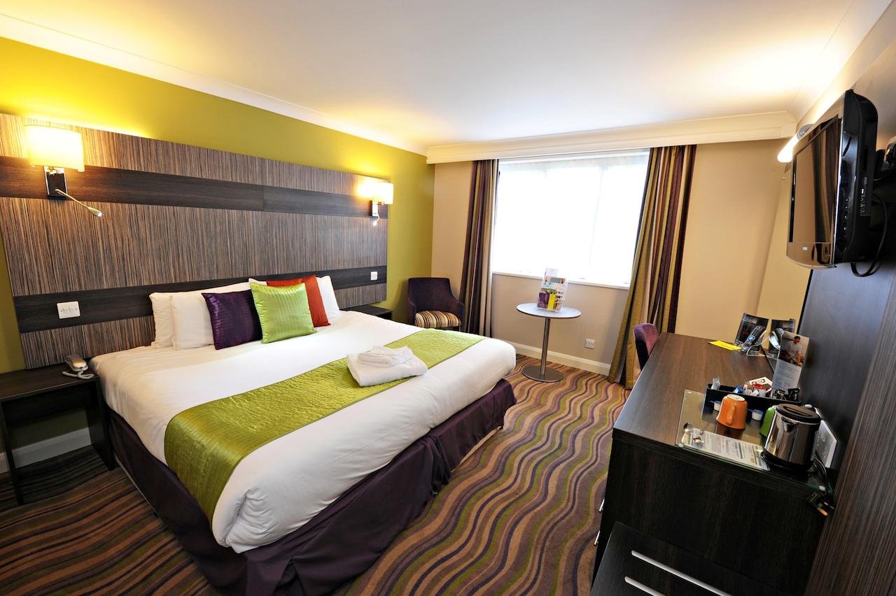 THE LINK HOTEL-guestroom-Double.jpg
