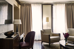  - Iroquois Hotel New York