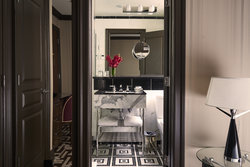  - Iroquois Hotel New York