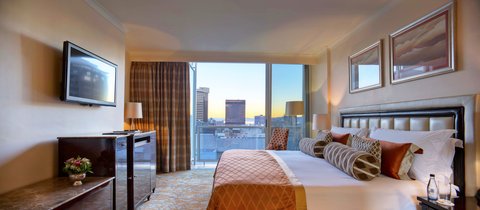 DS1 1-Bed Suite - Tower - City View