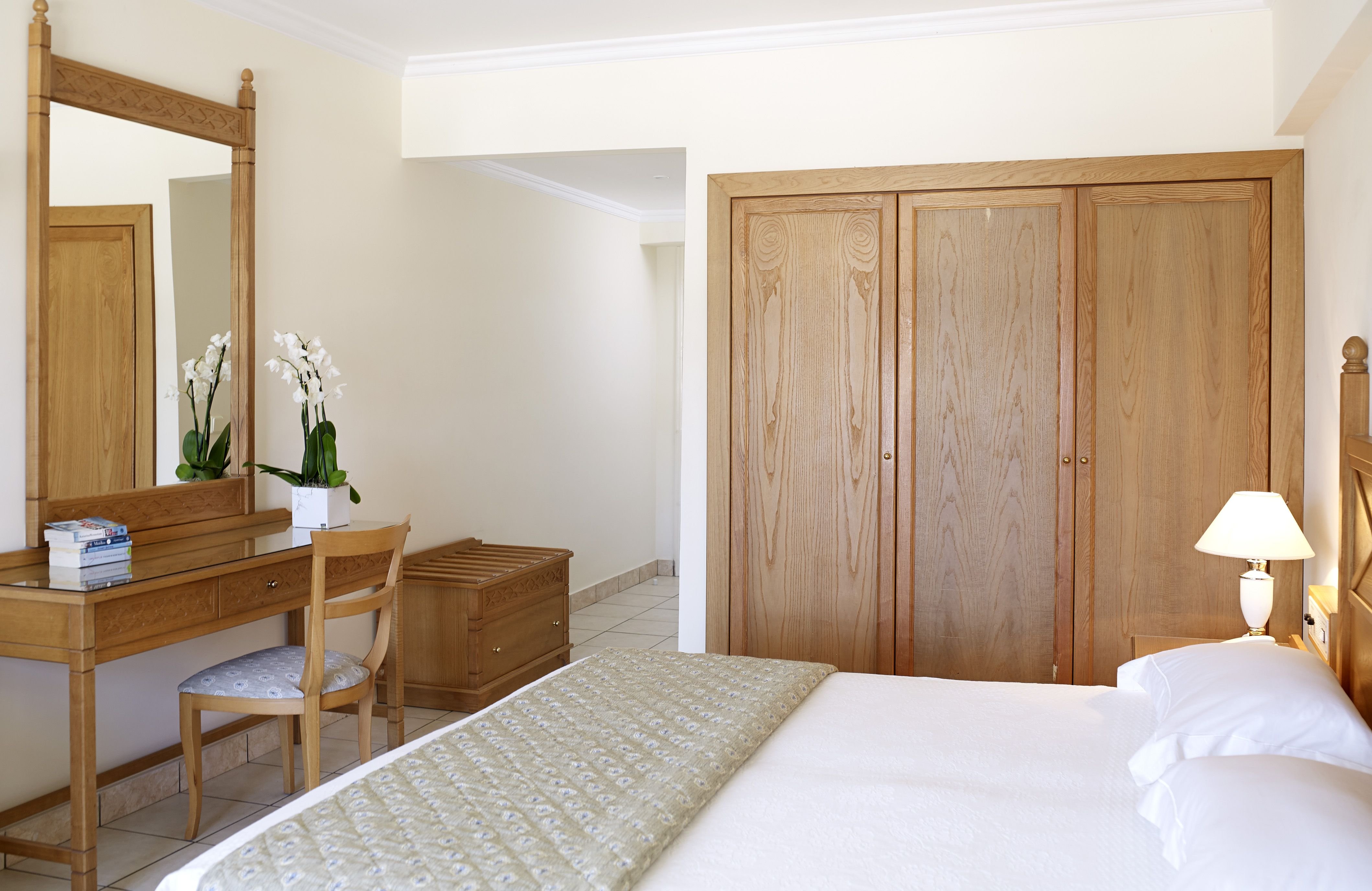 MITSIS PETIT PALAIS-guestroom-Single room.jpg