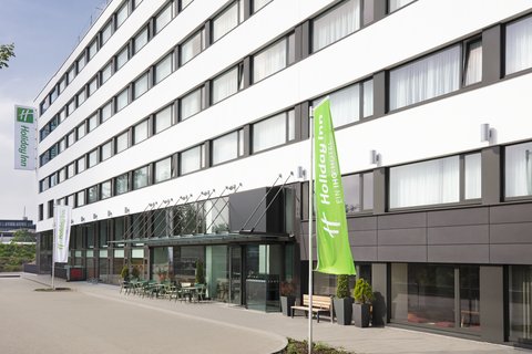 Exterior and terrace at Holiday Inn Munich - Leuchtenbergring.