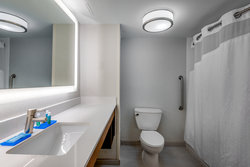  - Holiday Inn Express Chapel Hill - I-40, Exit 273