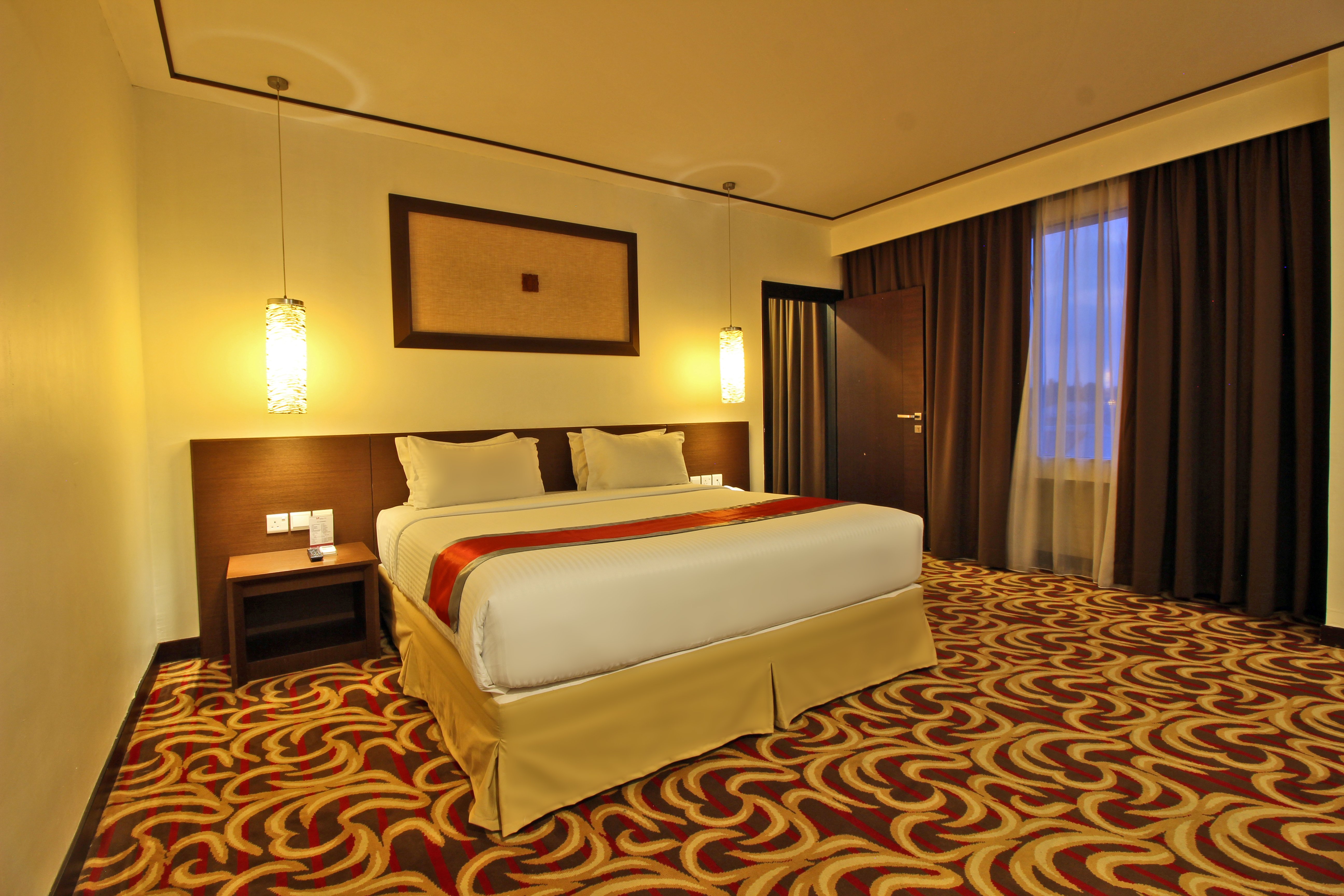 Swiss-Belinn Baloi Batam-guestroom-Suite Room.jpg