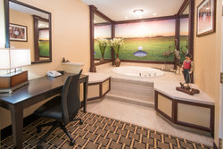  - Holiday Inn Express West Middlesex - I-80, Exit 4B