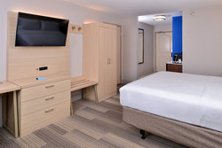  - Holiday Inn Express & Suites Mason - I-71, Exit 19