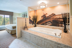  - Holiday Inn Express West Middlesex - I-80, Exit 4B