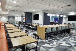  - Holiday Inn Express Downtown Nashville - I-40 & I-65, Exit 209