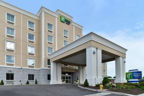 Take advantage of our location and enjoy warm-hearted hospitality.