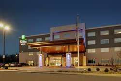  - Holiday Inn Express & Suites Mt Vernon - I-57 & I-64, Exit 95
