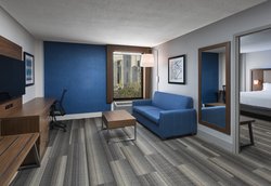  - Holiday Inn Express Downtown Nashville - I-40 & I-65, Exit 209