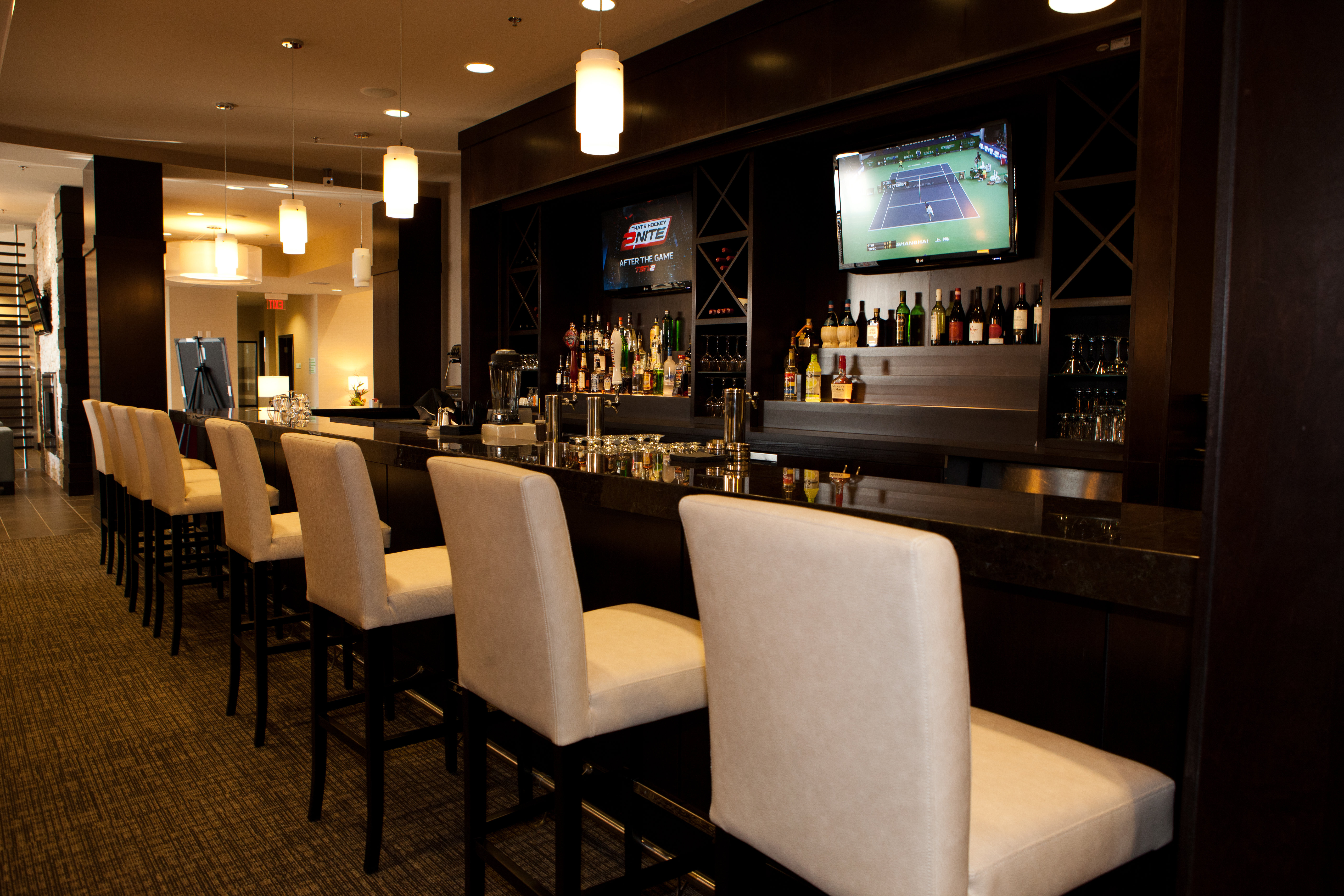 Lounge Seating at Boulevard Restaurant in Holiday Inn & Suites
