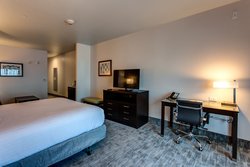  - Holiday Inn Express & Suites Gatesville