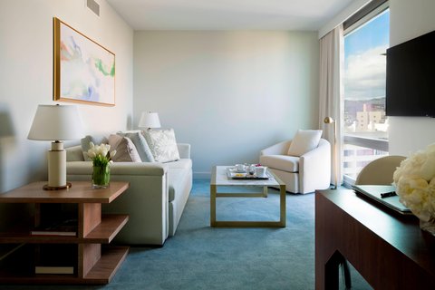 THE RITZ-CARLTON RESIDENCES, WAIKIKI BEACH - Photo 54