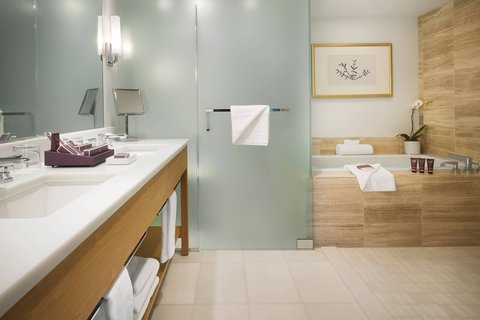 THE RITZ-CARLTON RESIDENCES, WAIKIKI BEACH - Photo 79