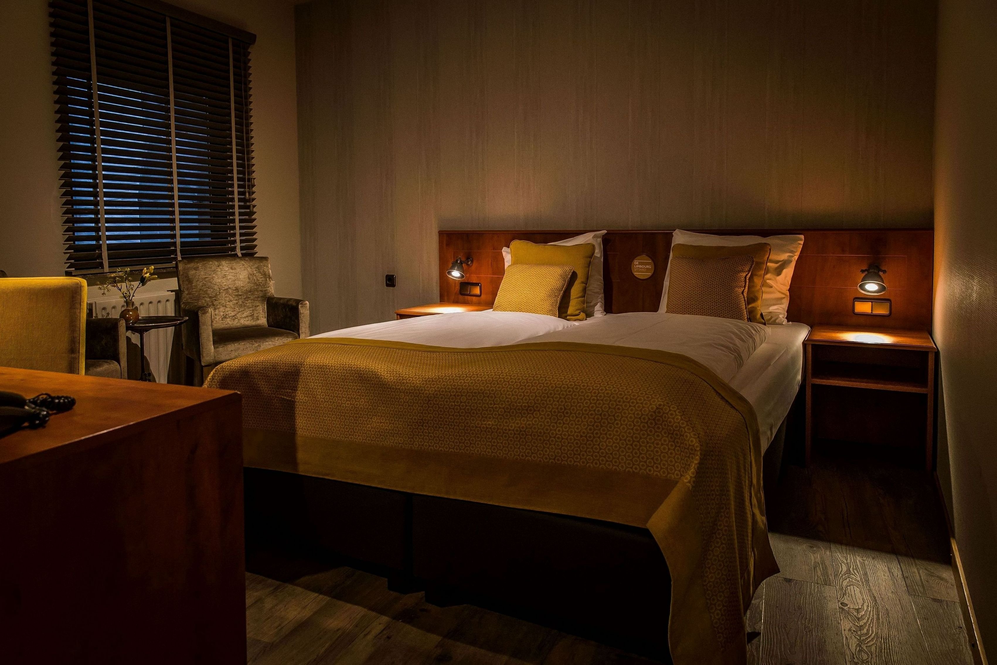 DE LIMBOURG SITTARD-guestroom-Comfort Room.jpg