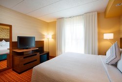  - Fairfield Inn & Suites by Marriott Midway Bedford Park