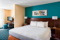  - Fairfield Inn & Suites by Marriott Park Central Dallas