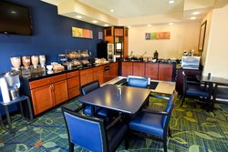  - Fairfield Inn by Marriott Topeka - I-470, Exit 1B