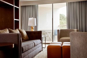 Suite - Marriott Crabtree Valley Hotel Raleigh