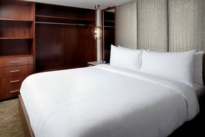 Suite - Marriott Crabtree Valley Hotel Raleigh