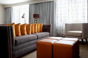 Suite - Marriott Crabtree Valley Hotel Raleigh