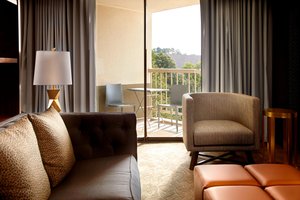 Bar - Marriott Crabtree Valley Hotel Raleigh