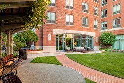  - Courtyard by Marriott Hotel Brookline
